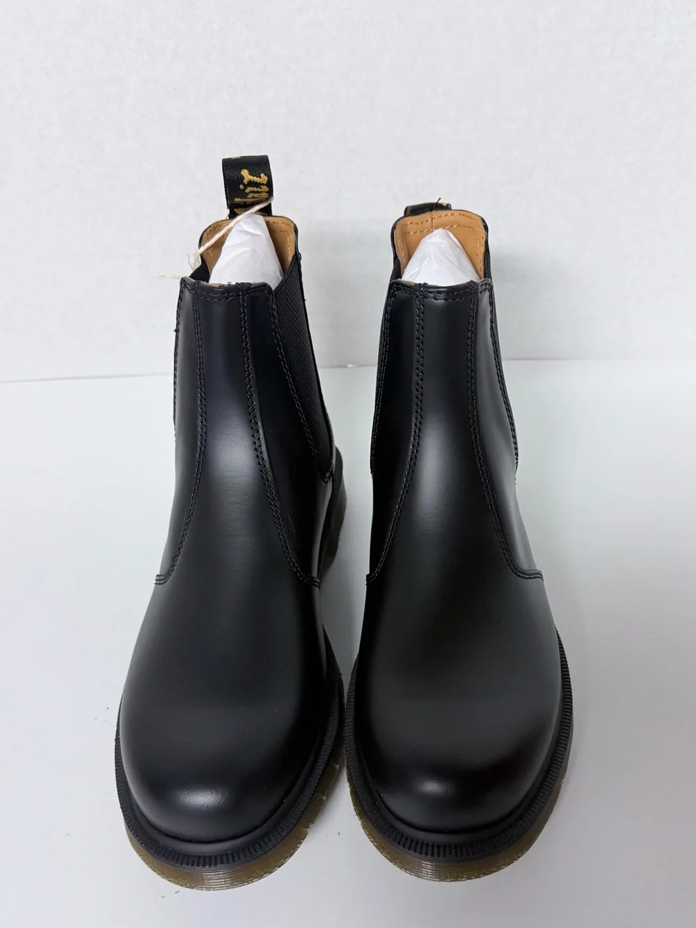 NWT DR MARTENS 2976 SLIP RESISTANT Leather Chelsea Boots Men’s 8/Women’s 9